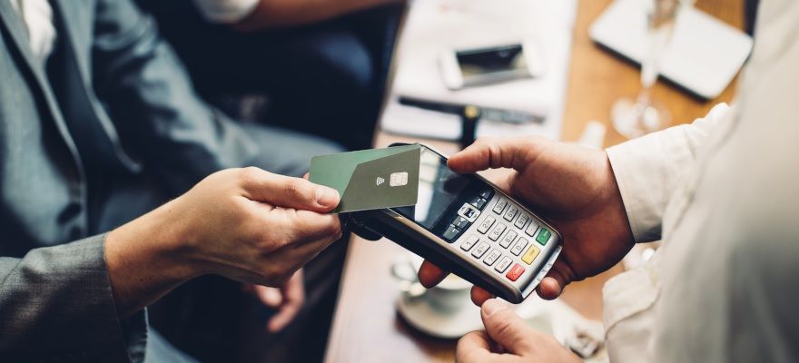 「キャッシュレス社会」での競争に向けたクレジットカード会社のビジネスモデルと今後の展望